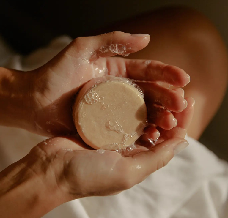 Shampoo Solido per Capelli Secchi o Ricci – Basilico e Pompelmo Rosa - Nooda